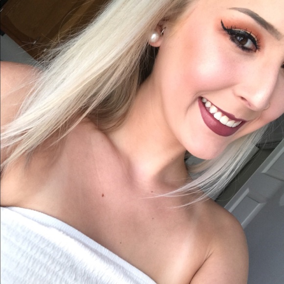 Meet your Posher, Peyton - Picture 2 of 5